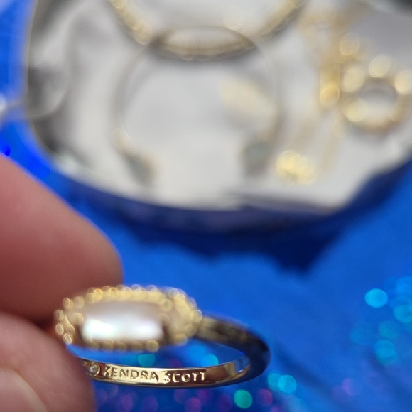 Kendra Scott Iridescent Gold Bracelet and Ring Set - Picture 4 of 5